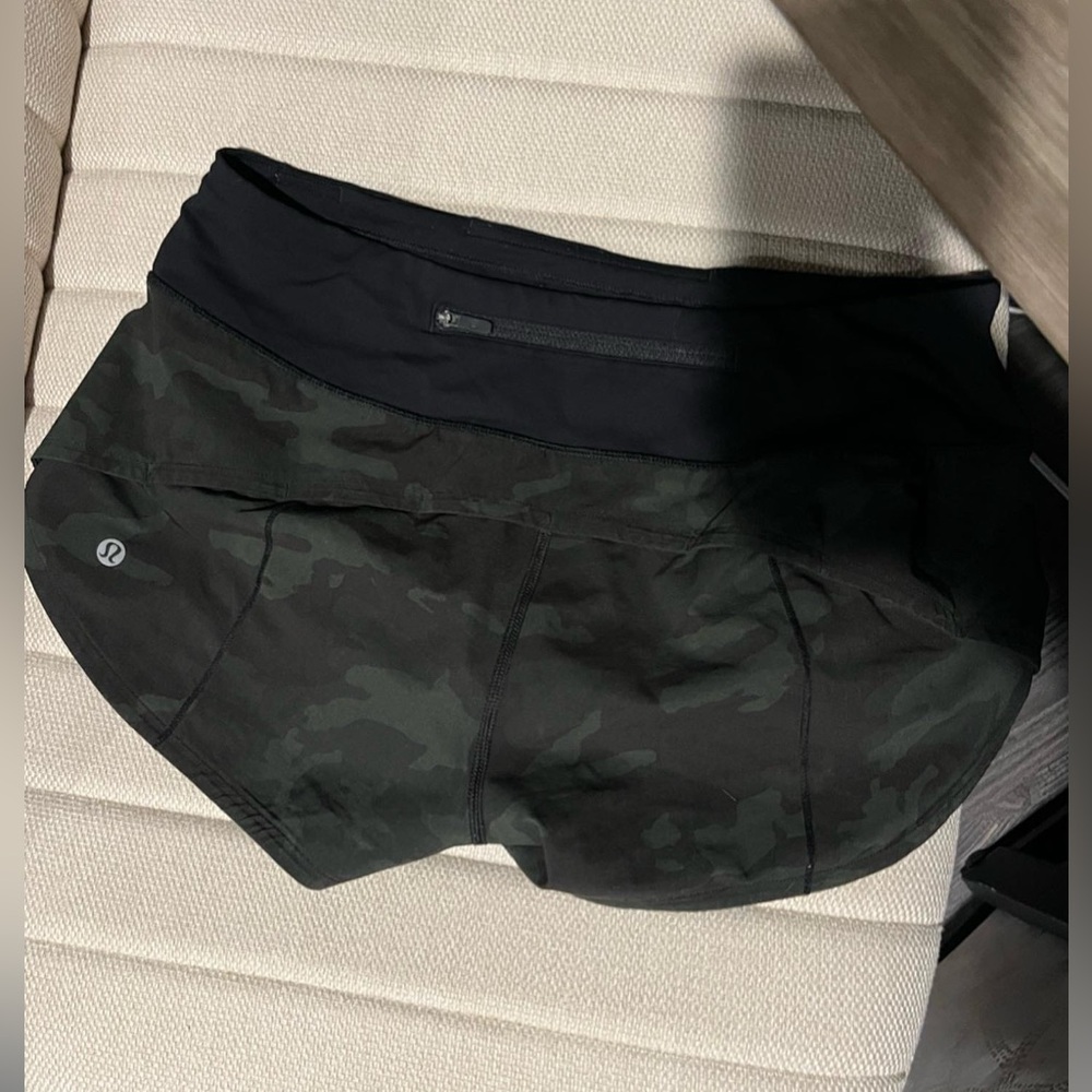 Lululemon shorts size 6
